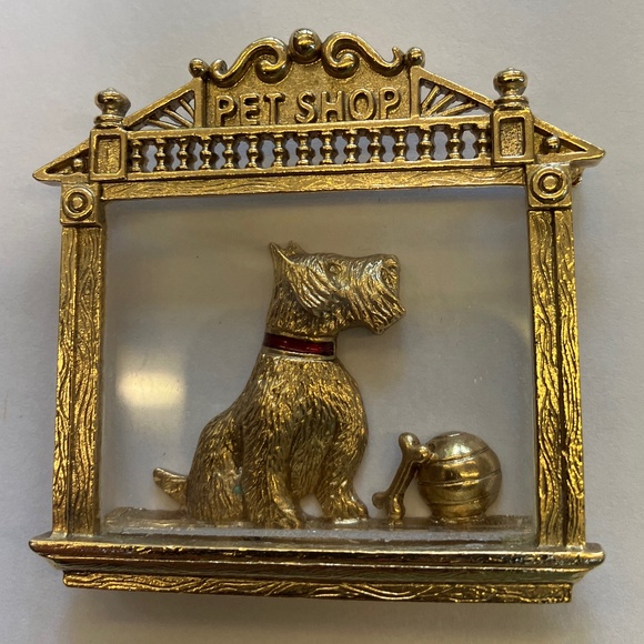 Sold.Scottie Dog Brooch. Pet Shop Dog brooch 1990's. Scotish Terrier - Picture 1 of 3
